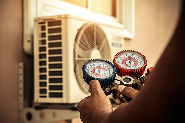 Professional Hvac technician working in Fitzpatrick, AL
